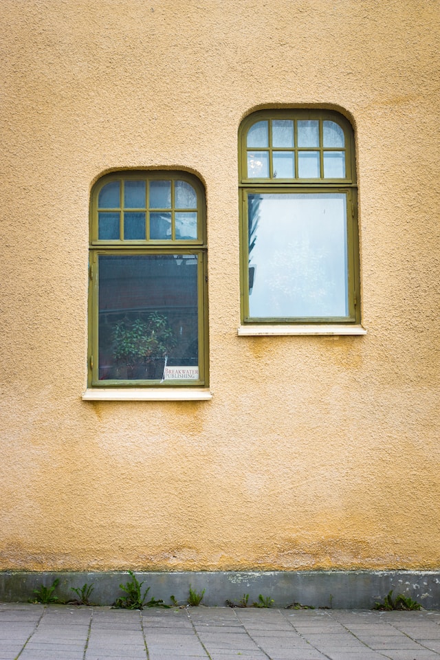 spröjsade fönster